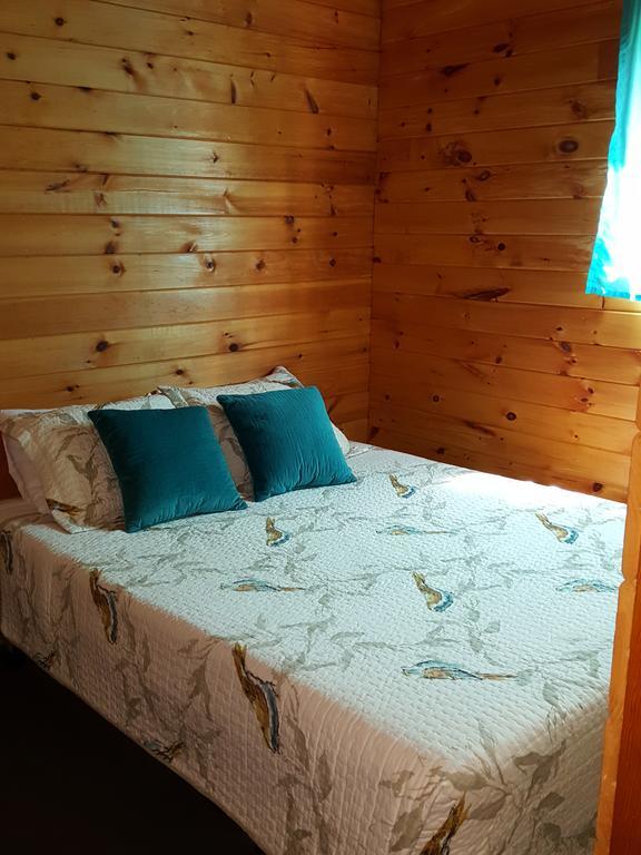 Red Lodge Resort Little Current Habitación foto